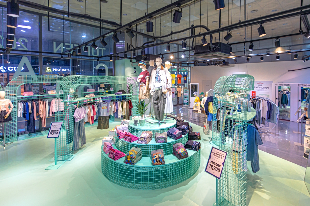 TOPTEN10 Opens 'Spring Studio' Pop-up Store at Busan Station